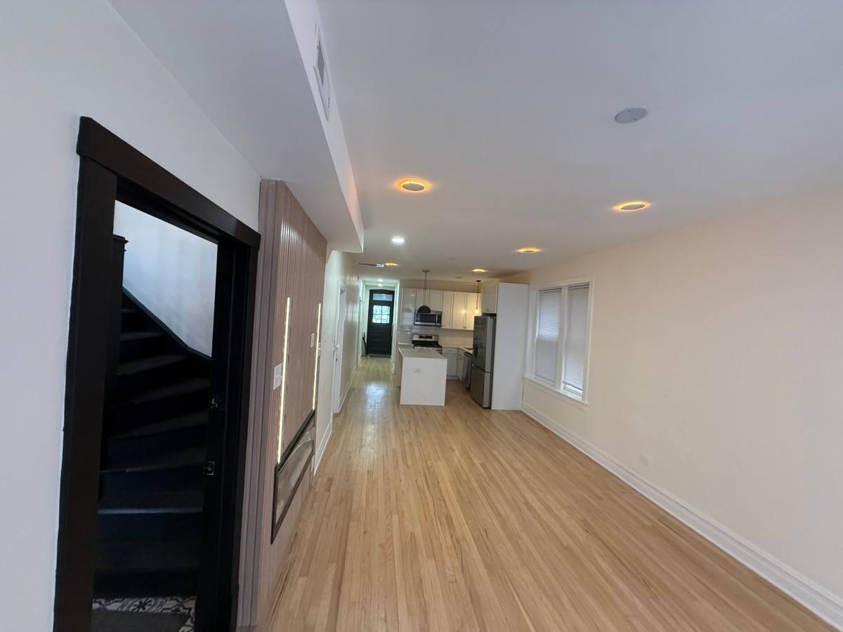 Apartment for rent at 5232 W Montana St #2, Chicago, IL 60639