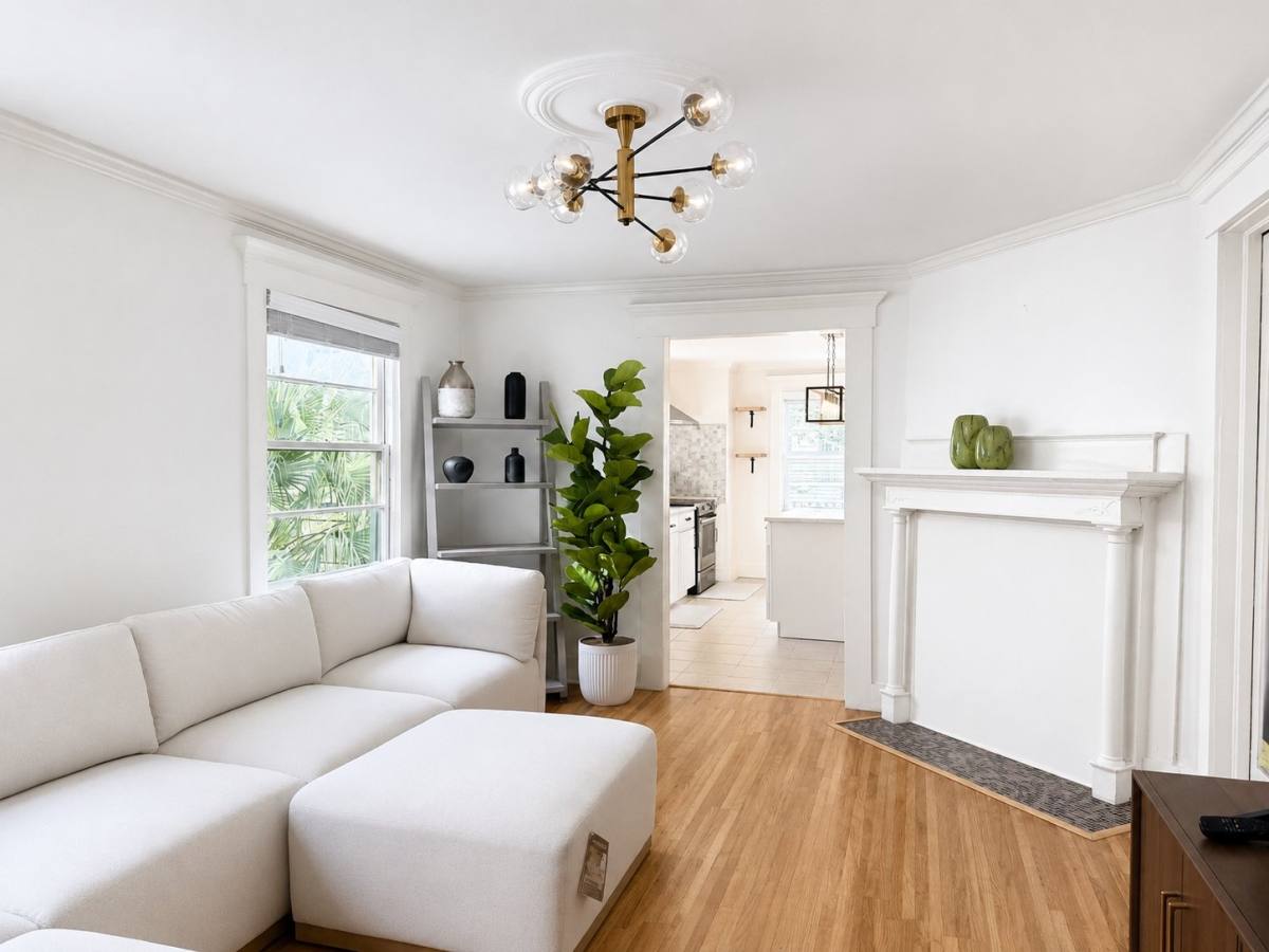 Apartment for rent at 512 E Waldburg #A, Savannah, GA 31401
