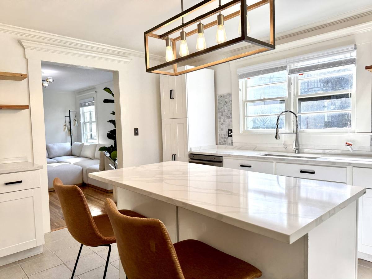 Apartment for rent at 512 E Waldburg #A, Savannah, GA 31401