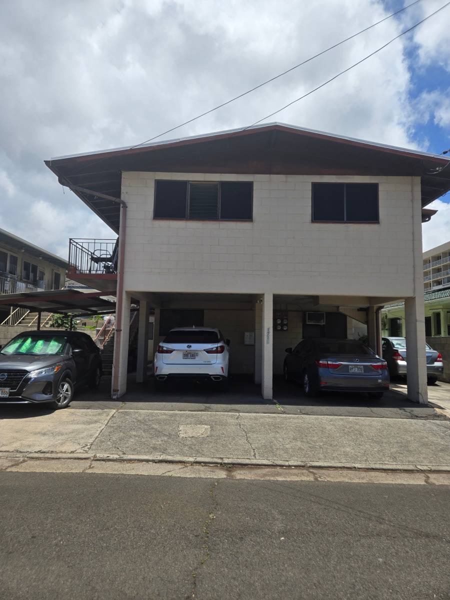 Apartment for rent at 1716 Nanea St, Honolulu, HI 96826