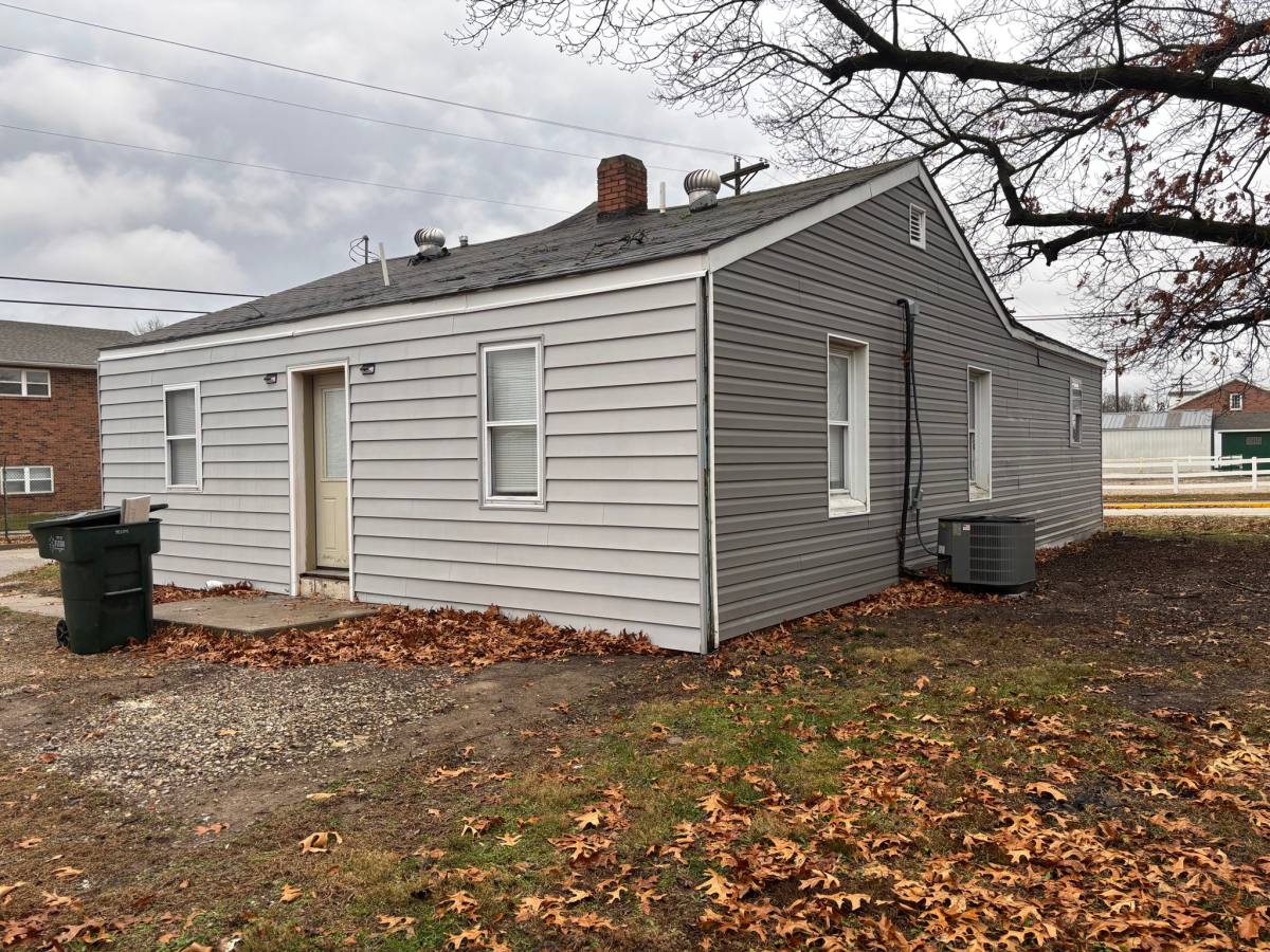 House for rent at 301 W 14th St, Fulton, MO 65251