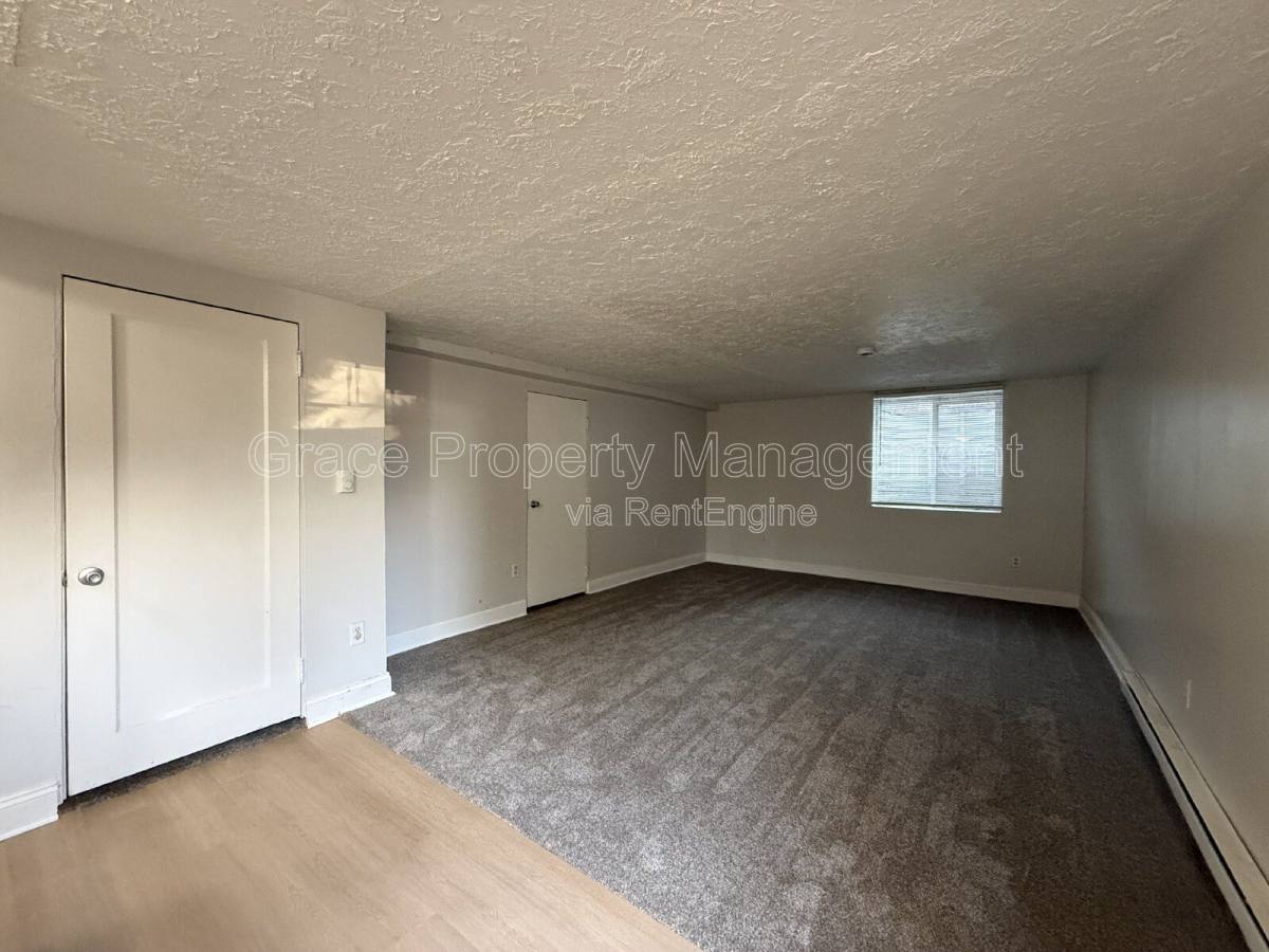 Apartment for rent at 1952 Oswego St, Aurora, CO 80010