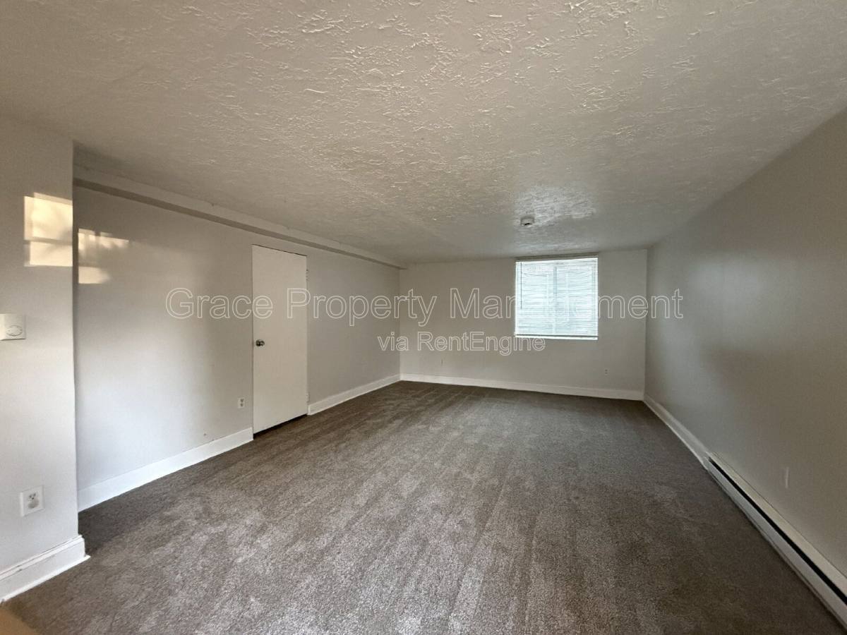 Apartment for rent at 1952 Oswego St, Aurora, CO 80010