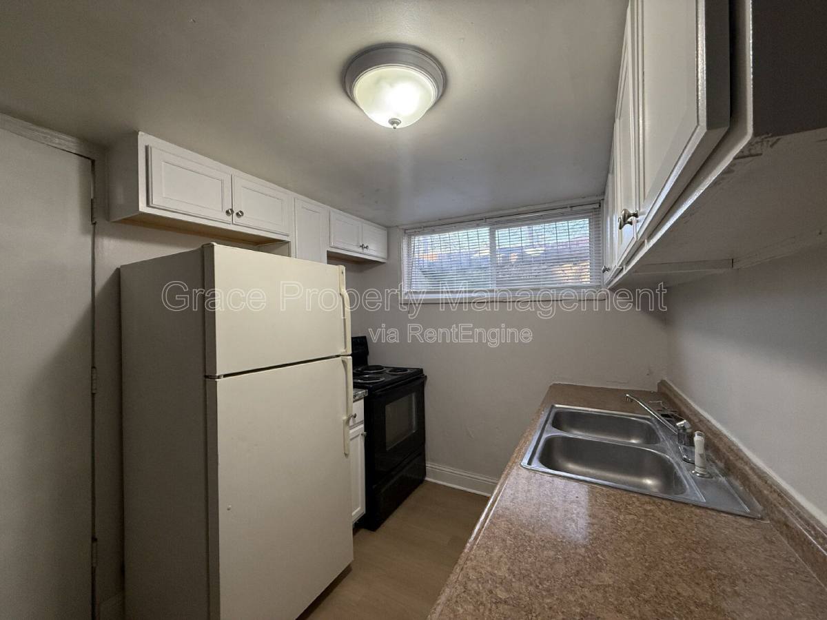 Apartment for rent at 1952 Oswego St, Aurora, CO 80010