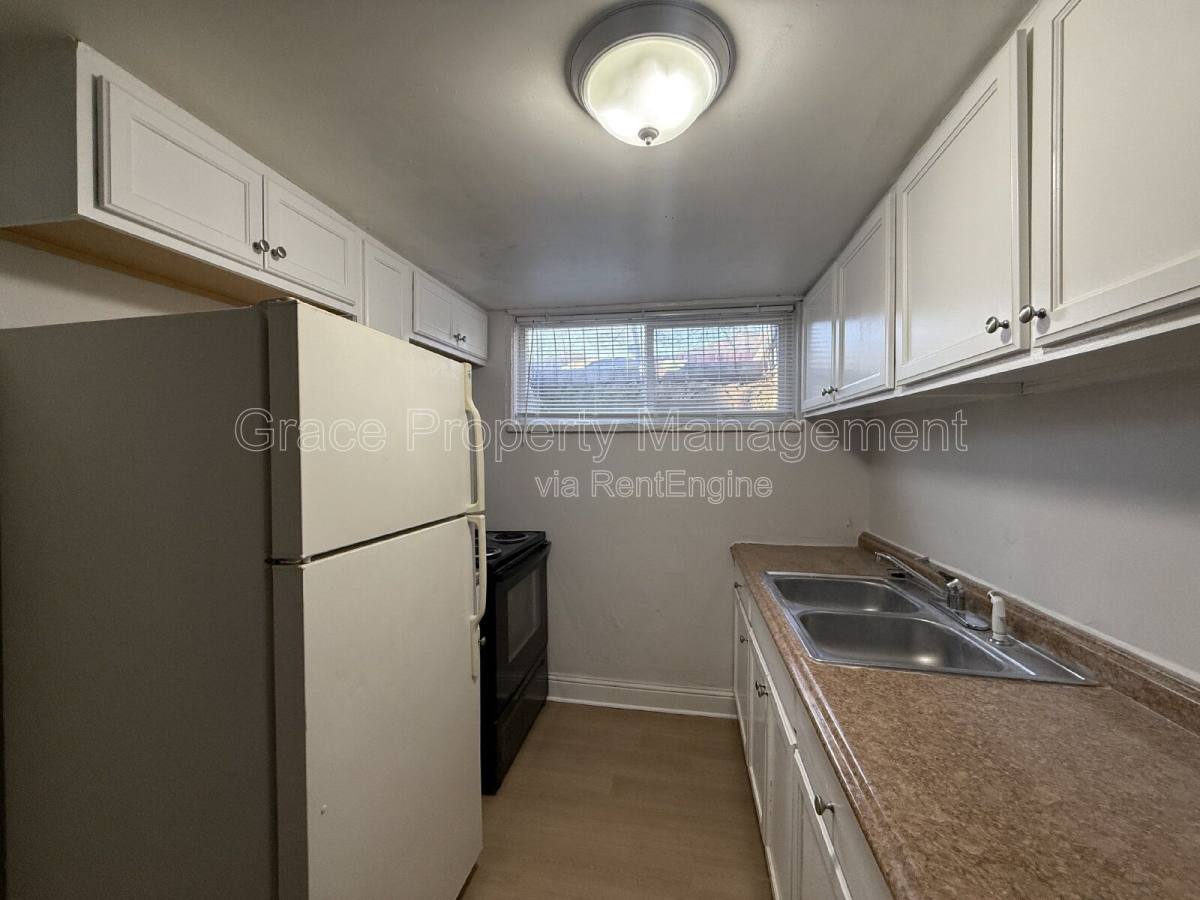 Apartment for rent at 1952 Oswego St, Aurora, CO 80010