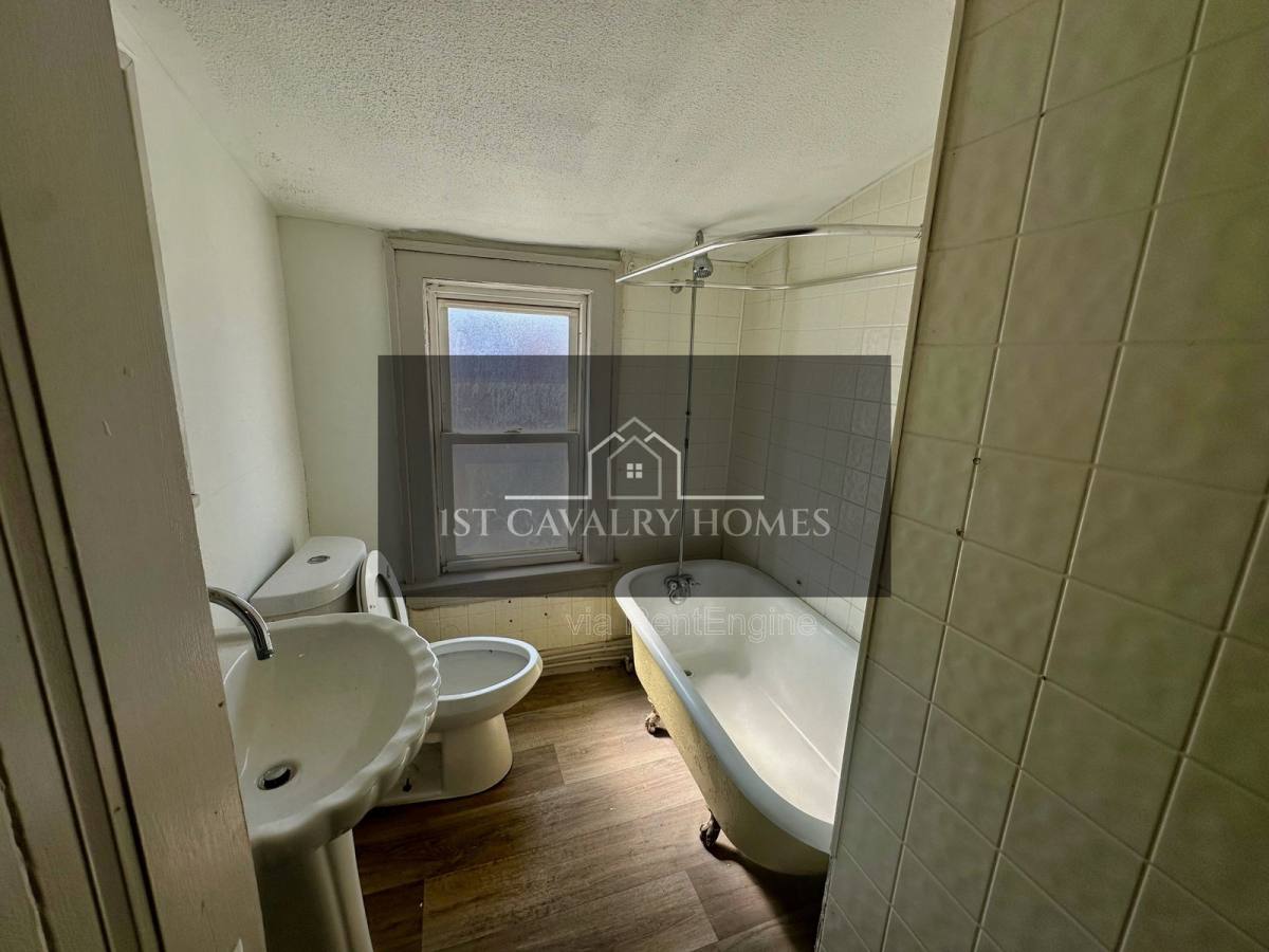 Apartment for rent at 3540 E 154th St #3, Cleveland, OH 44120