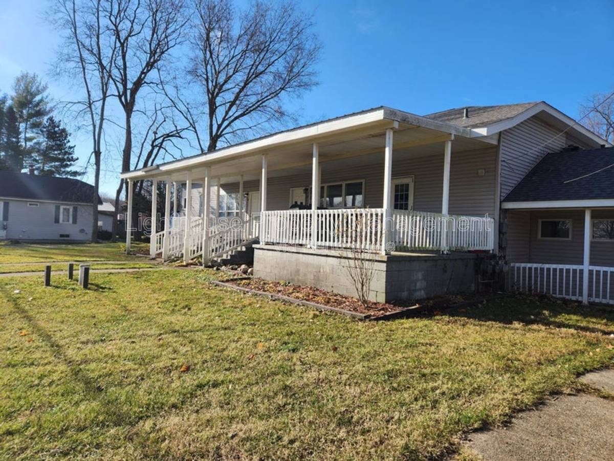 Apartment for rent at 8497 Douglas Ave #1, Kalamazoo, MI 49009