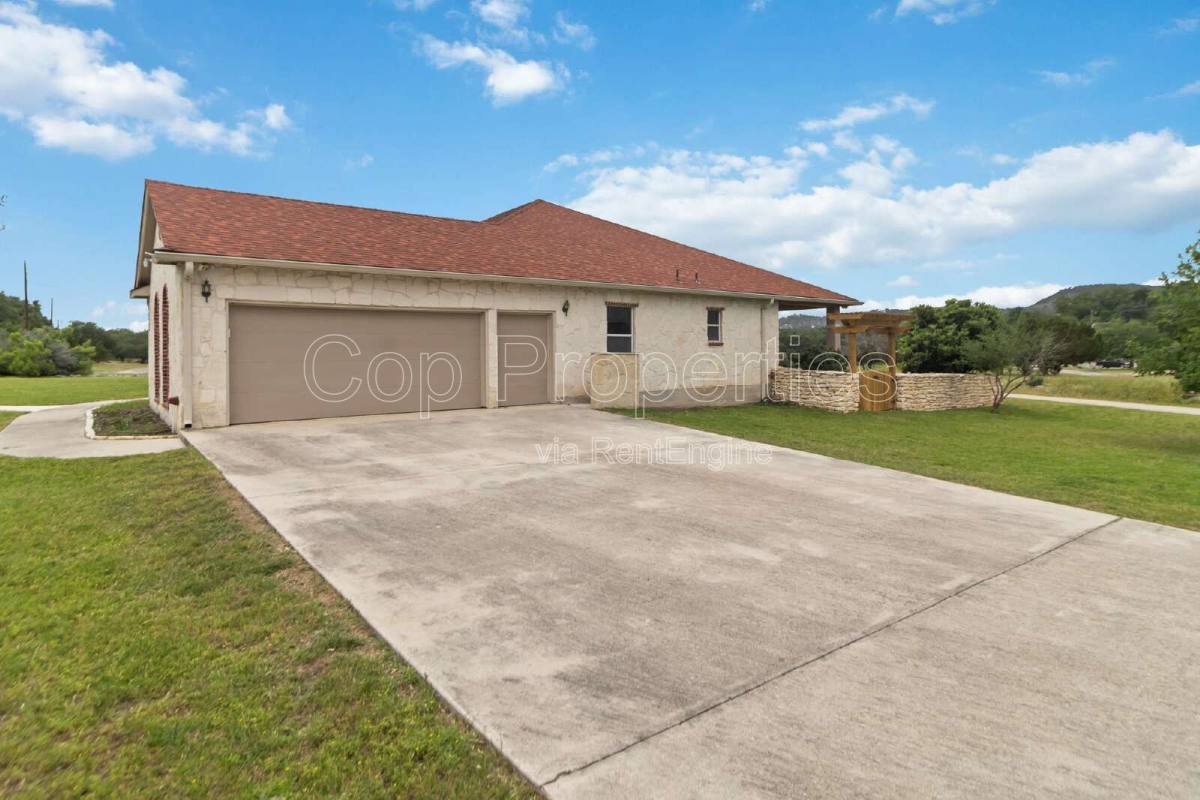 House for rent at 412 Shayla Lane, Canyon Lake, TX 78133