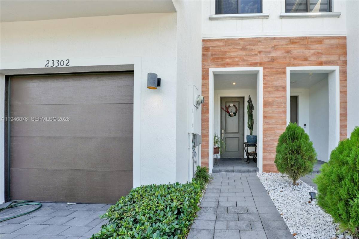 Townhouse for rent at 23302 SW 110th Ave, Miami, FL 33176
