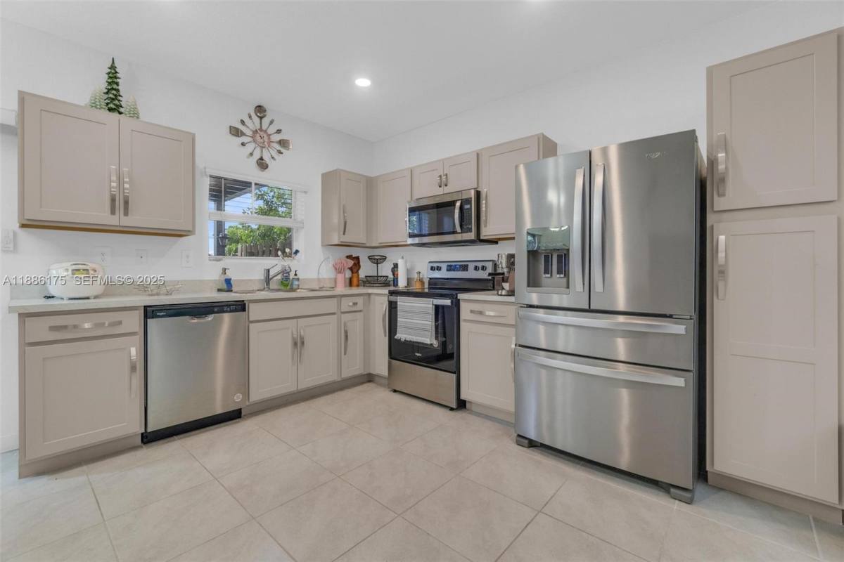 Townhouse for rent at 504 NE 1st St #504, Homestead, FL 33034