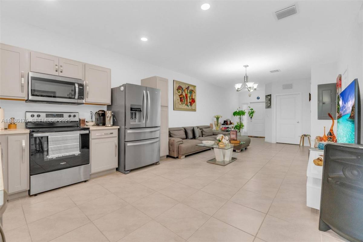 Townhouse for rent at 504 NE 1st St #504, Homestead, FL 33034