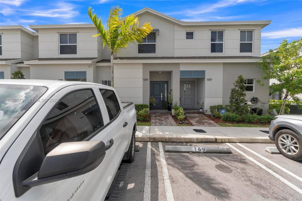 Townhouse for rent at 504 NE 1st St #504, Homestead, FL 33034