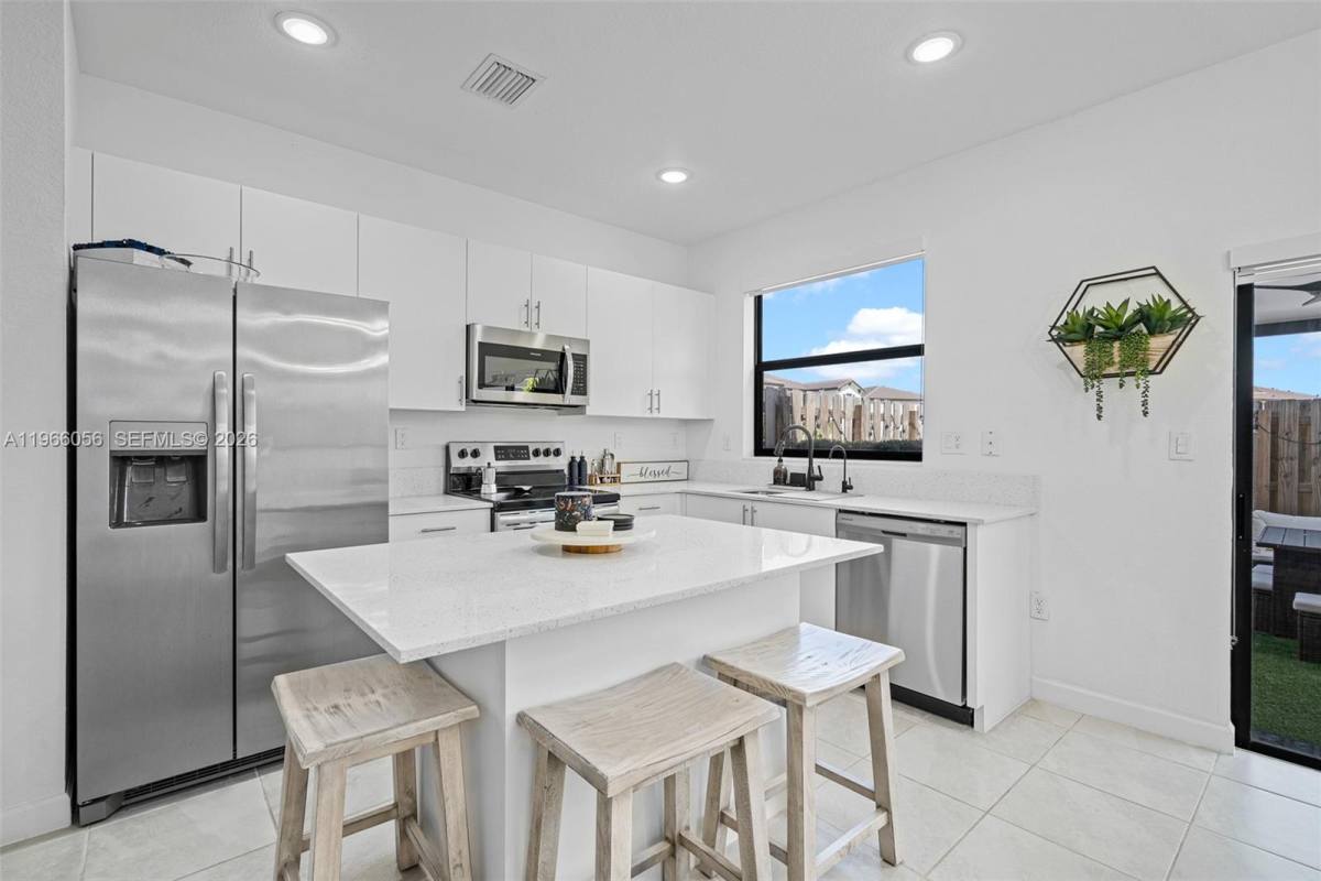 Townhouse for rent at 9941 SW 231st Lane, Miami, FL 33190