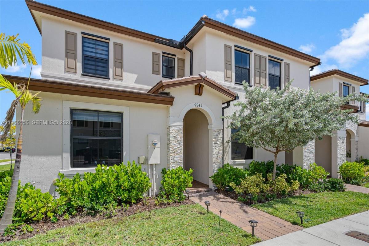 Townhouse for rent at 9941 SW 231st Lane, Miami, FL 33190