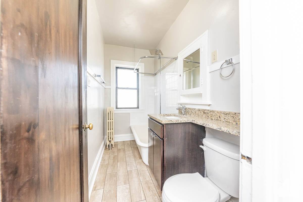 Apartment for rent at 5075 N Wolcott Ave #2, Chicago, IL 60640