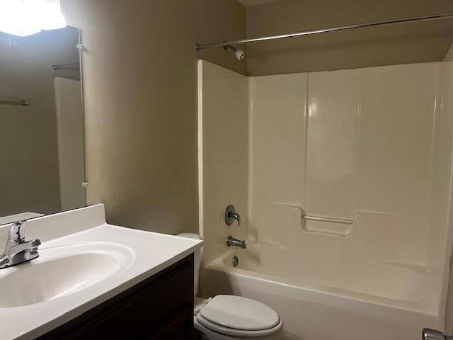 Apartment for rent at 853 N Ave, Macon, GA 31211