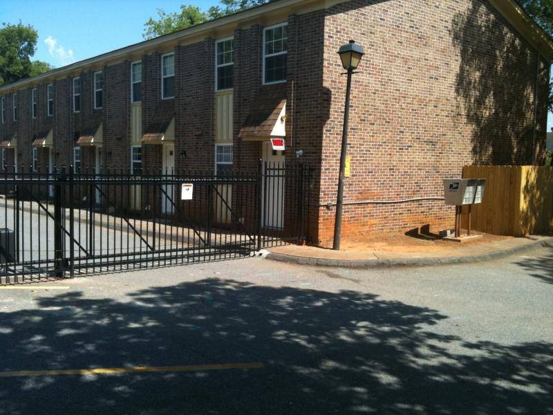 Apartment for rent at 853 N Ave, Macon, GA 31211