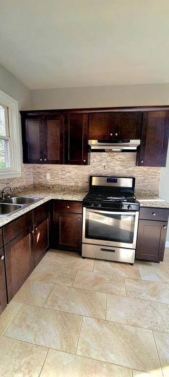 Apartment for rent at 629 Highland Ave, Fall River, MA 02720