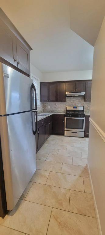 Apartment for rent at 629 Highland Ave, Fall River, MA 02720