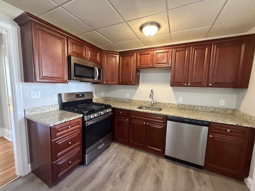 Apartment for rent at 476 Locust St, Fall River, MA 02720