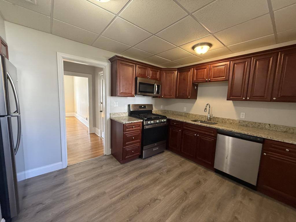 Apartment for rent at 476 Locust St, Fall River, MA 02720