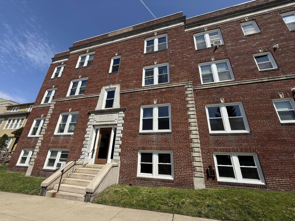 Apartment for rent at 476 Locust St, Fall River, MA 02720