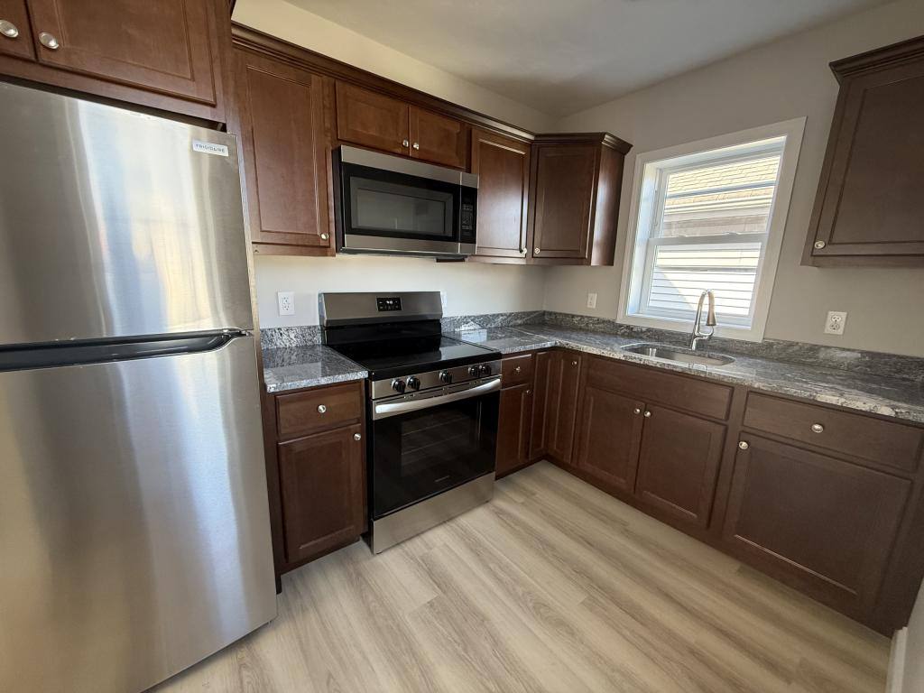 Apartment for rent at 169 Grant St, Fall River, MA 02721