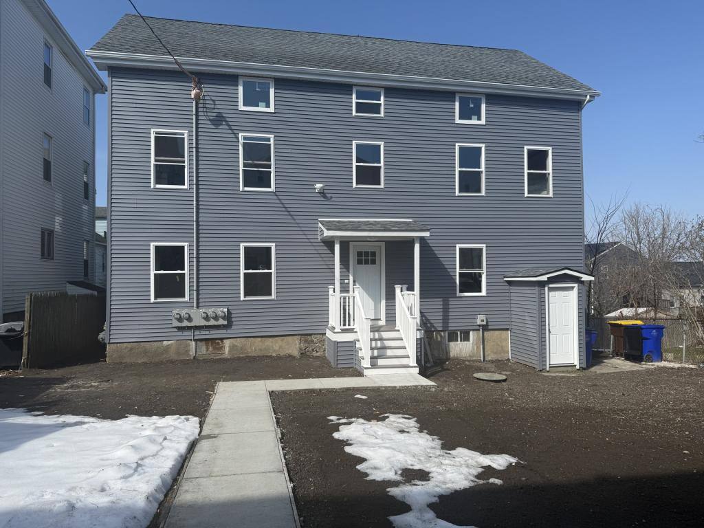 Apartment for rent at 169 Grant St, Fall River, MA 02721