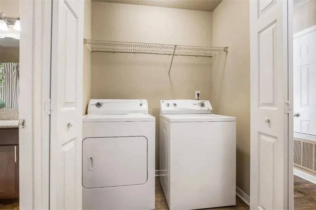 Apartment for rent at 6721 Washington Ave, Ocean Springs, MS 39564