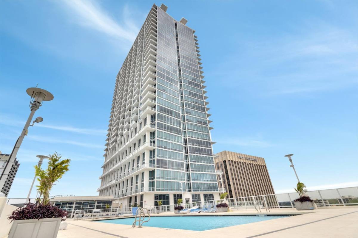 Apartment for rent at 150 E Robinson St, Orlando, FL 32801