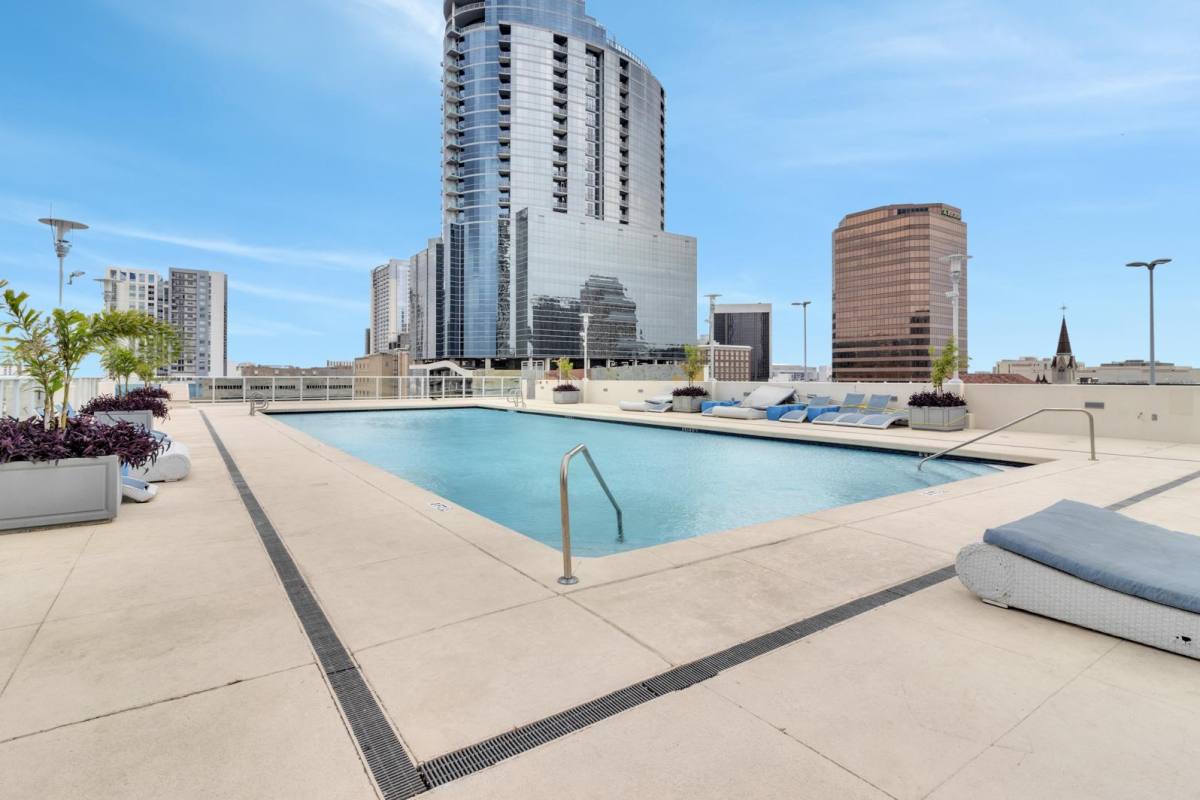 Apartment for rent at 150 E Robinson St, Orlando, FL 32801