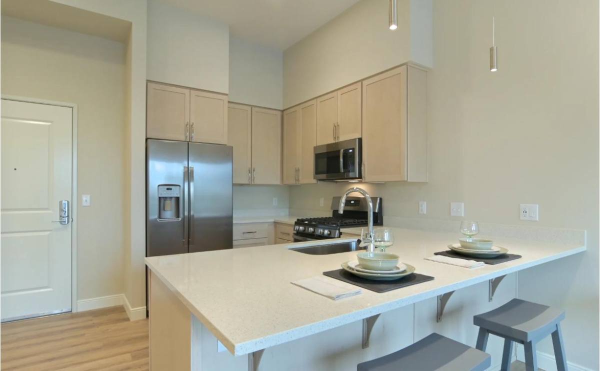 Apartment for rent at 35 Club Rd, Eugene, OR 97401