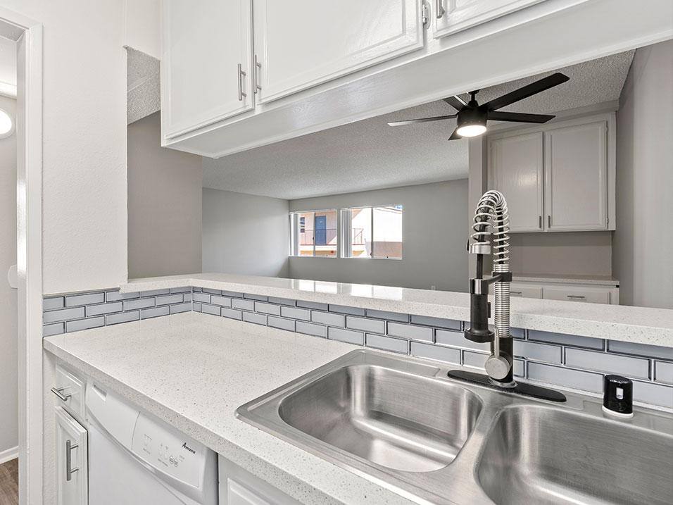 Apartment for rent at 19143 Victory Blvd, Reseda, CA 91335