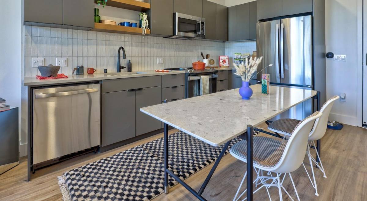 Apartment for rent at 1900 3rd St, Sacramento, CA 95818