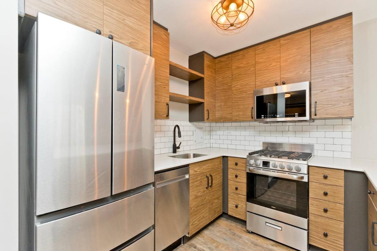 Apartment for rent at 512 West Wrightwood Condominiums, 512 W Wrightwood Ave #4D, Chicago, IL 60614
