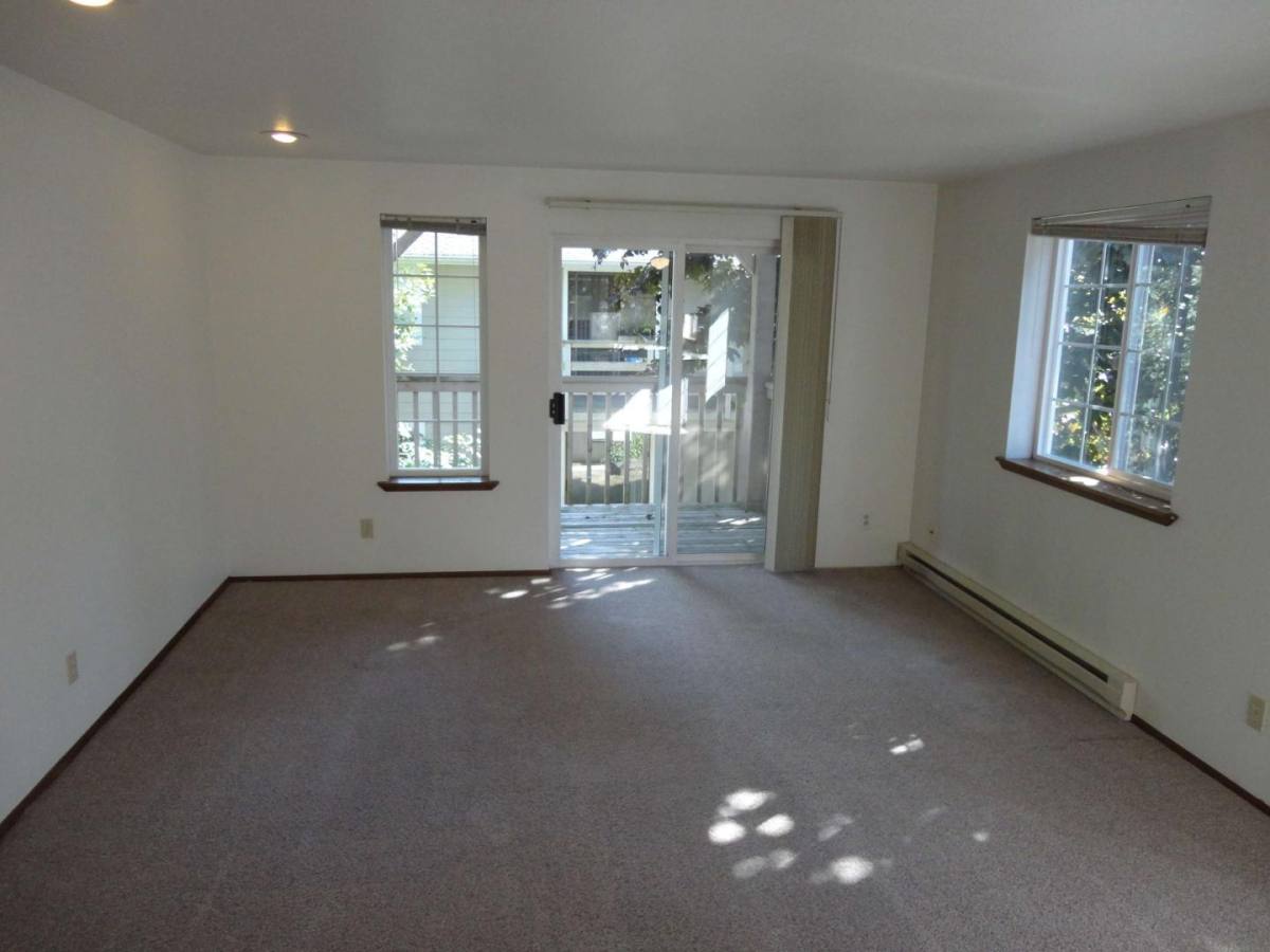 Apartment for rent at 2220 Douglas Ave, Bellingham, WA 98225