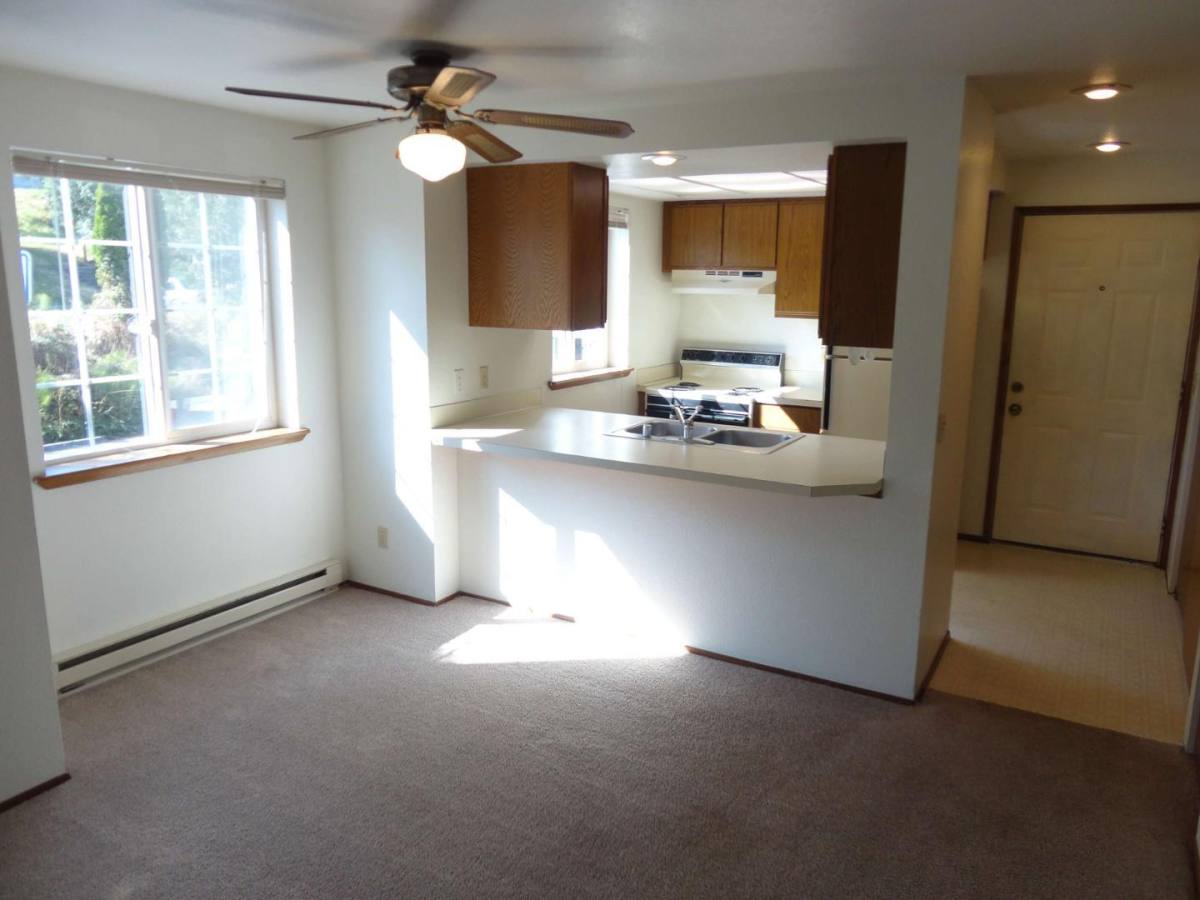 Apartment for rent at 2220 Douglas Ave, Bellingham, WA 98225