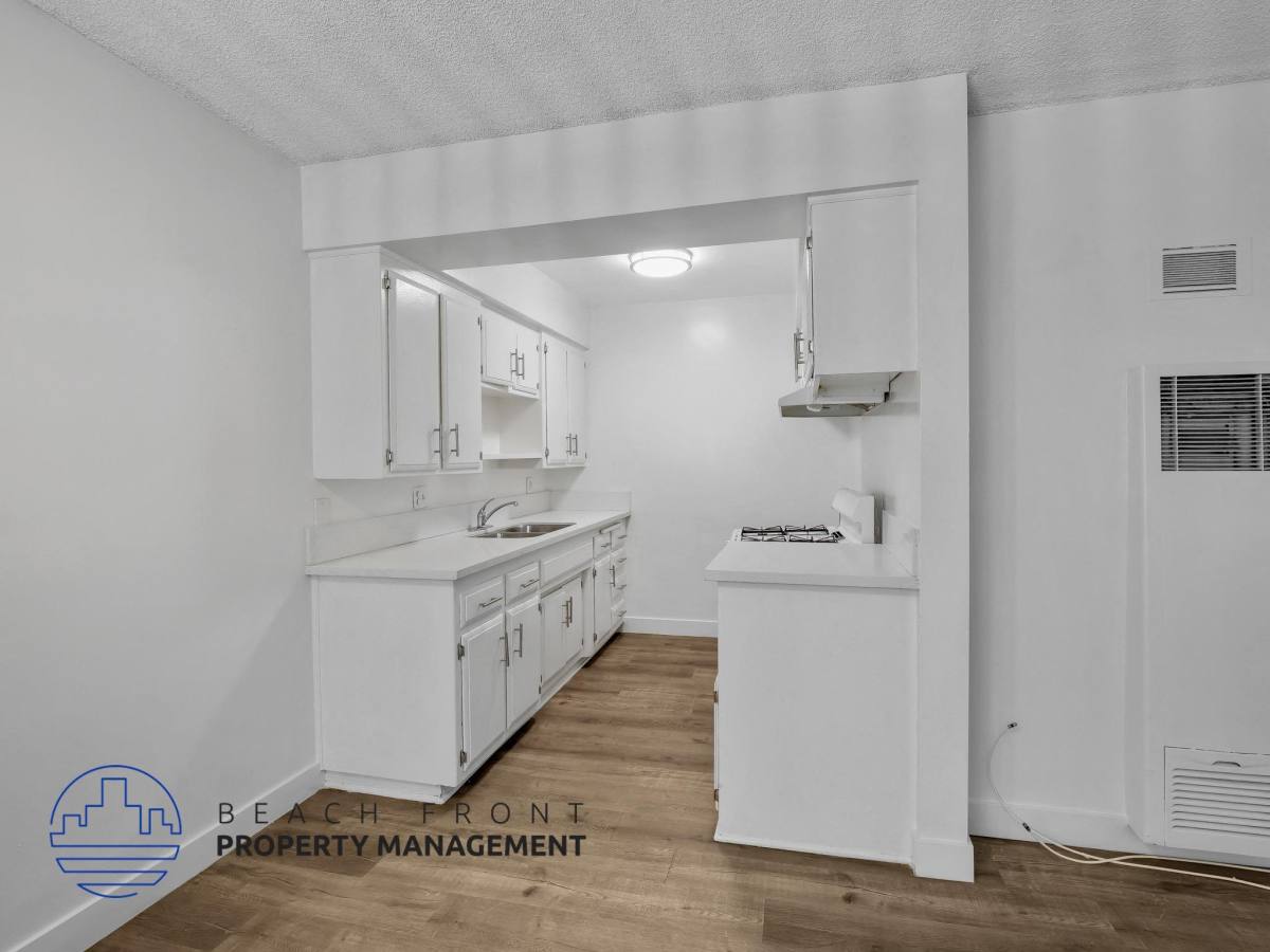 Apartment for rent at 850 Victor Avenue, 868 Victor Ave, Inglewood, CA 90302