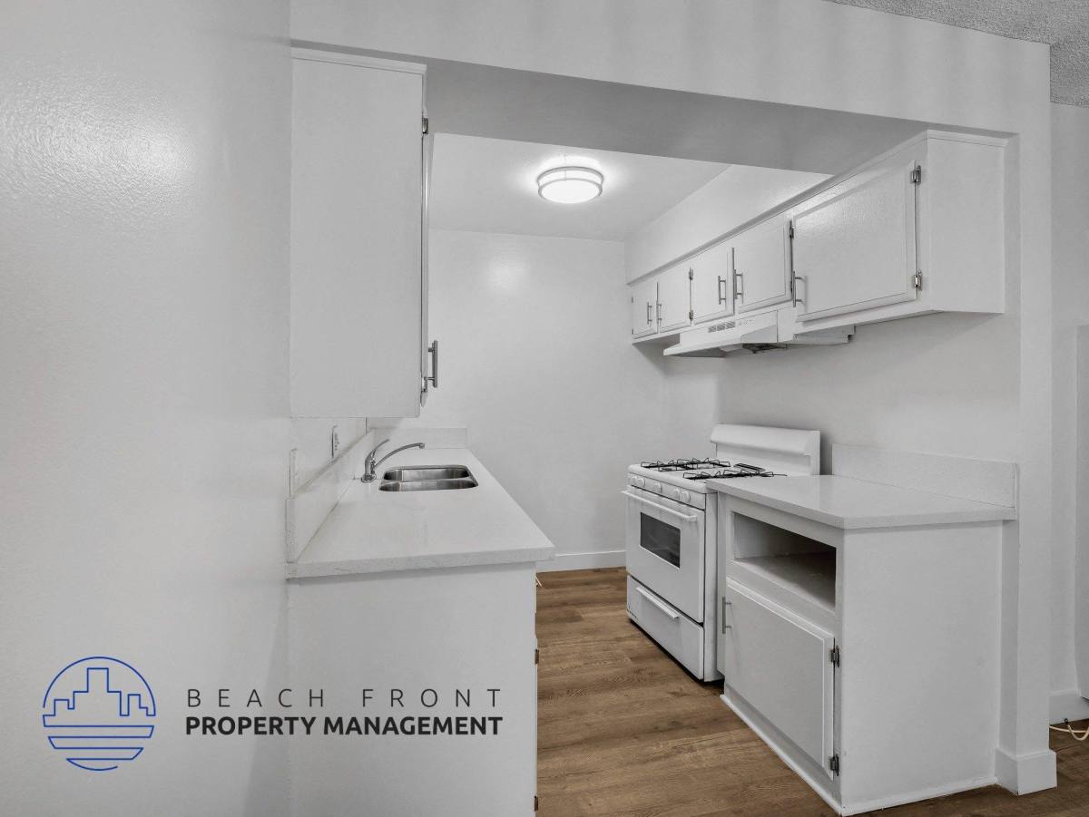 Apartment for rent at 850 Victor Avenue, 868 Victor Ave, Inglewood, CA 90302