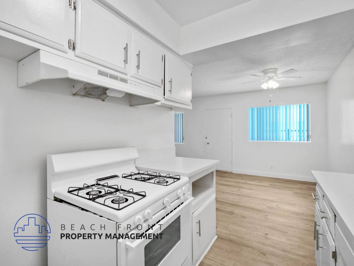 Apartment for rent at 850 Victor Avenue, 868 Victor Ave, Inglewood, CA 90302