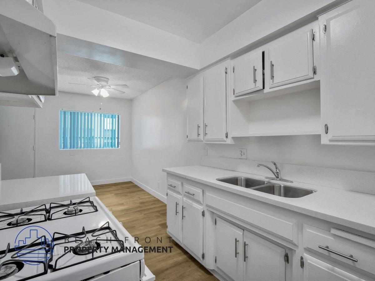 Apartment for rent at 850 Victor Avenue, 868 Victor Ave, Inglewood, CA 90302