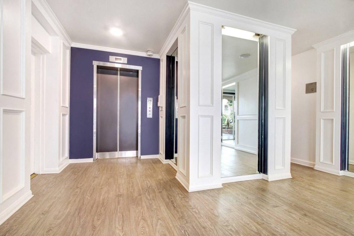 Apartment for rent at South Wooster, 835 S Wooster St, Los Angeles, CA 90035
