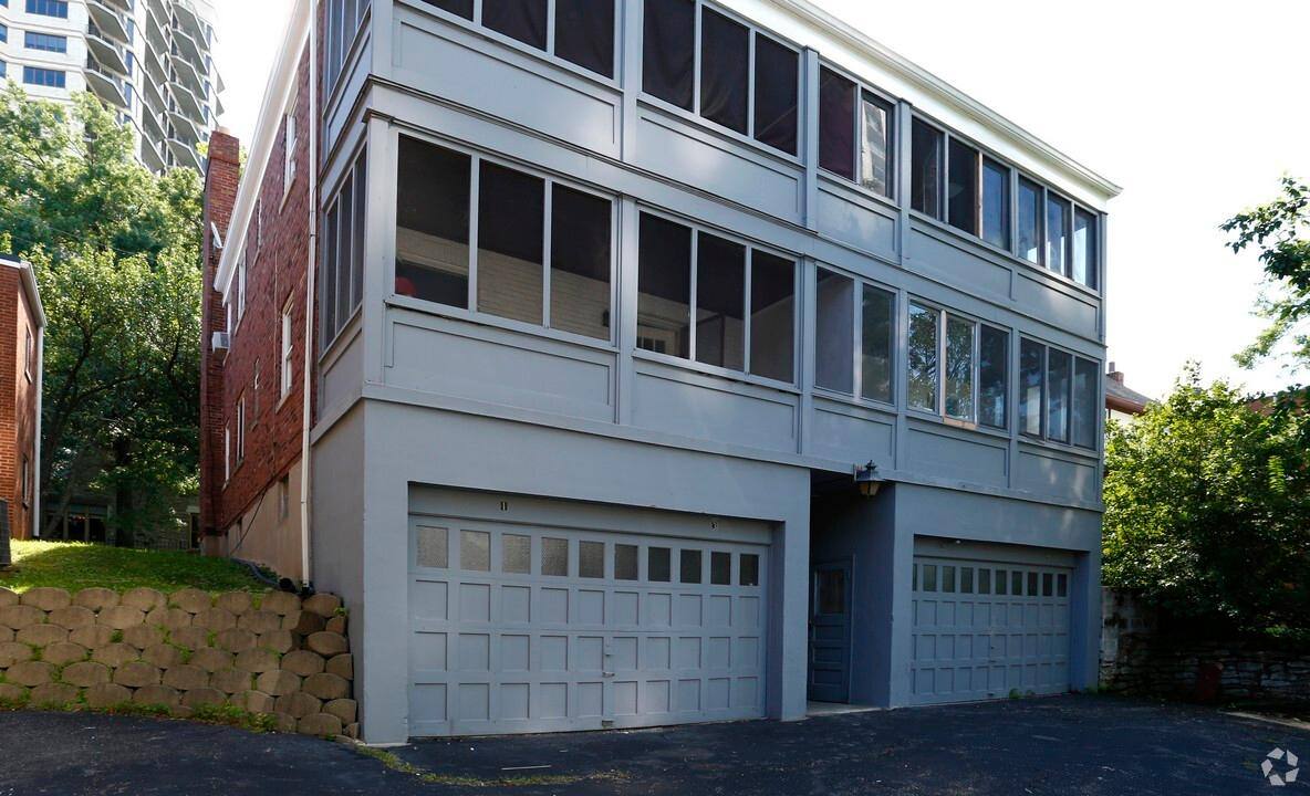 Apartment for rent at 2023 Edgecliff Point, Cincinnati, OH 45206