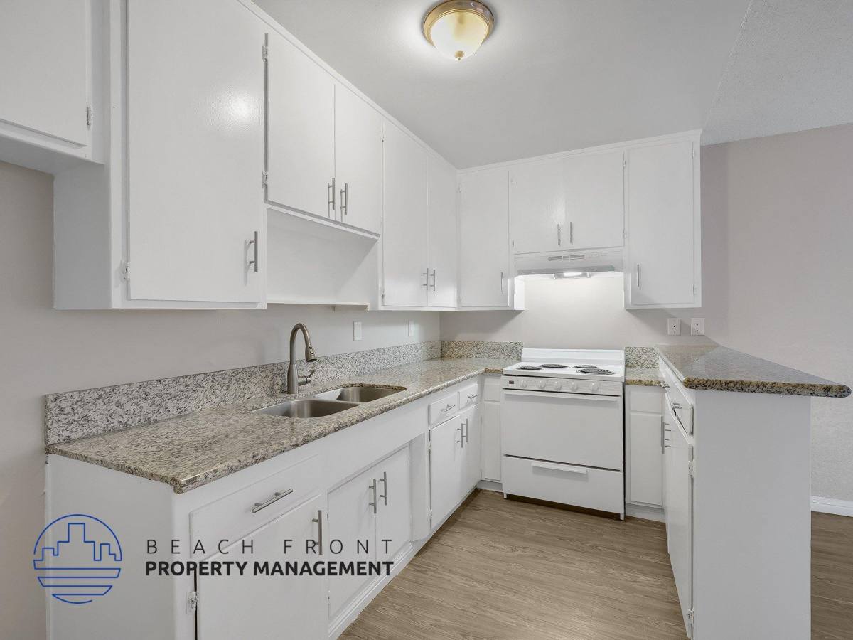 Apartment for rent at 1010-1028 Orange Avenue, 1010 Orange Ave, Long Beach, CA 90813