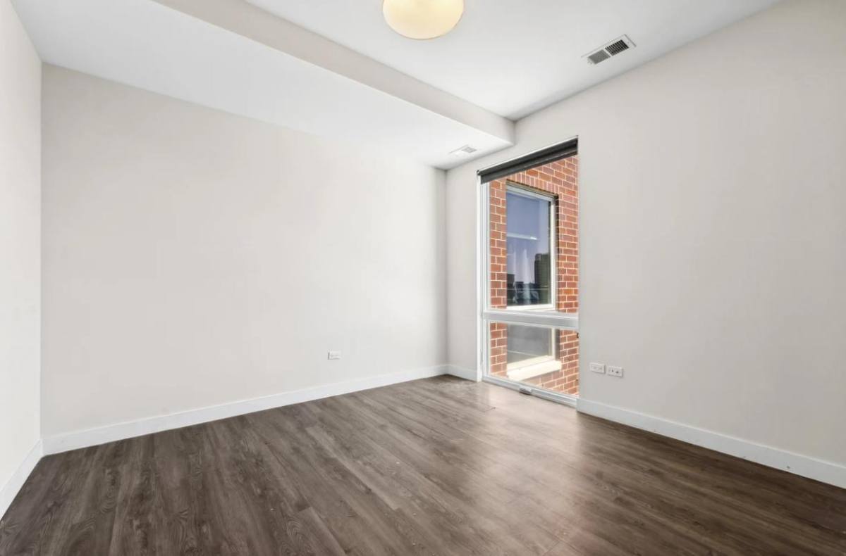 Apartment for rent at 4027 N Broadway #204, Chicago, IL 60613
