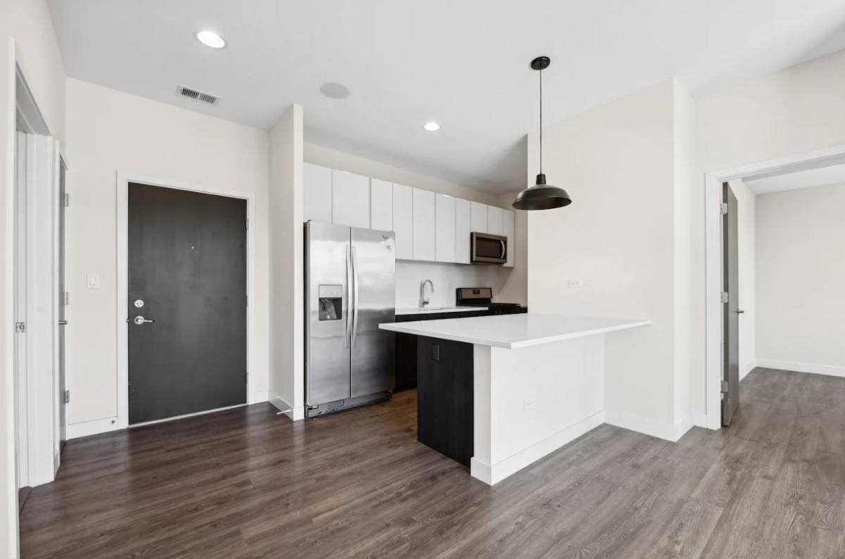Apartment for rent at 4027 N Broadway #204, Chicago, IL 60613