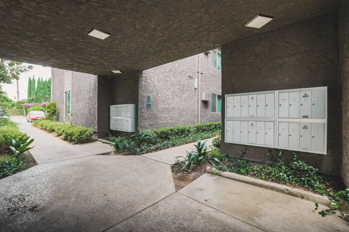 Apartment for rent at 6535 Haskell Ave #124, Van Nuys, CA 91406