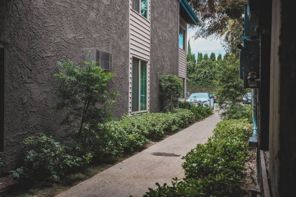 Apartment for rent at 6535 Haskell Ave #124, Van Nuys, CA 91406
