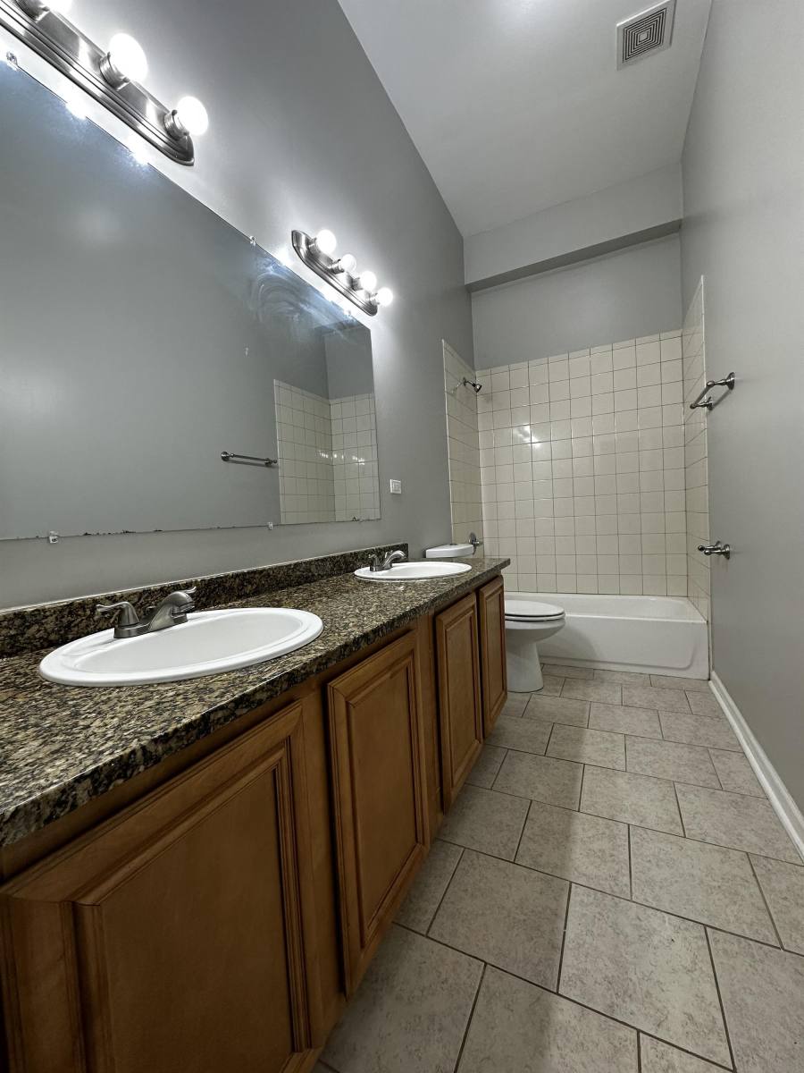 Apartment for rent at 2438 N Laramie Ave, Chicago, IL 60639