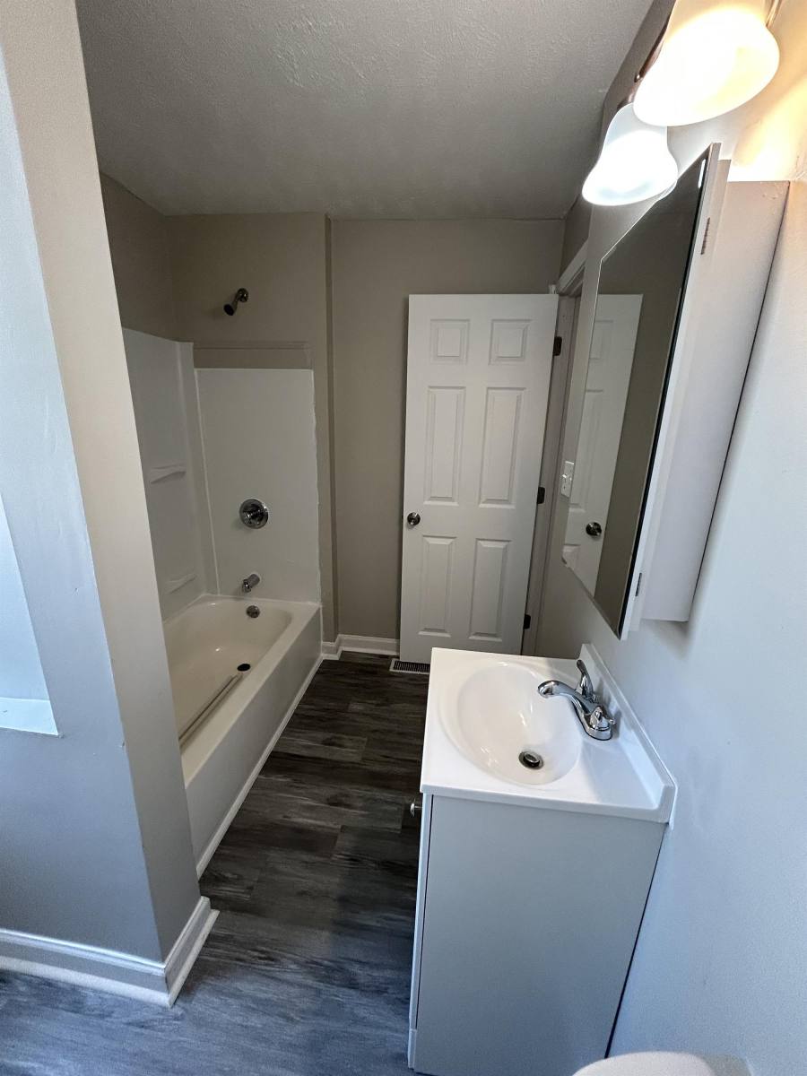 Apartment for rent at 3204 W 73rd St, Cleveland, OH 44102